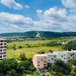Veľký 5-izbový byt na predaj - Bratislava - Rača s krásnym výhľadom na Karpaty a mesto