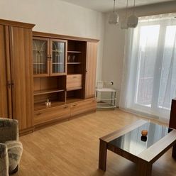 Dáme do prenájmu 1 izbový byt na Jelačičovej ulici Bratislava II