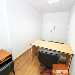 Ponúkame na prenájom zrekonštruované kancelárske priestory o výmere 26,9 m2 na Levočskej ulici, 2 NP