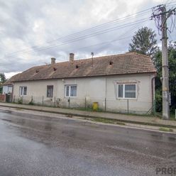 Na predaj starší 4izbový rodinný dom v obci Tomášov (okres Senec)