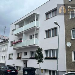 Lukratívny byt v centre mesta s dvoma balkónmi