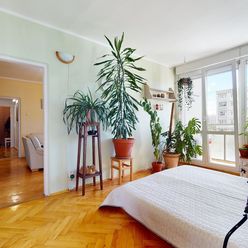 Slnečný 2 izbový byt s krásnym výhľadom v obľúbenej lokalite Ružinov - Štrkovec
