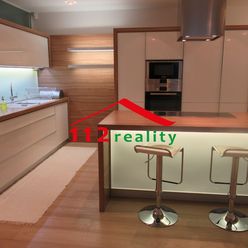 112reality - Na prenájom luxusný 4 izbový byt s veľkou zelenou terasou, 2 kúpeľne, garáž, Staré Mest