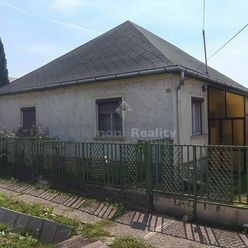 Na predaj starší rodinný dom v obci BUTTOŠ ( Maďarsko )