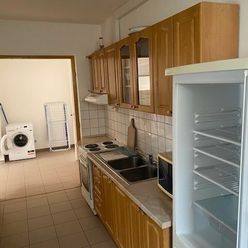 Prenájom 4 izbového bytu v Ratnovciach