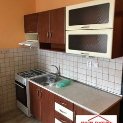 PRENÁJOM - Kompletne prerobený 1 izbový byt s loggiou so zariadením na špitálskej ul. v Komárne