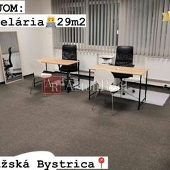 PRENÁJOM: kancelária 29 m2, komplet zariadená, budova HANT P. Bystrica