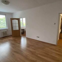 PRENÁJOM : 2 izbový byt v Komárne - ul. Damjanichova