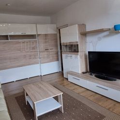 Zrekonštruovaný 1 izbový byt po rekonštrukcií v mestskej časti Dúbravka na ulici Landauova