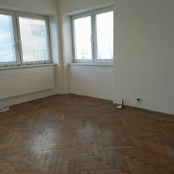 Na prenájom veľký 2 izbový byt, 69 m2, ul. Kalinčiakova, Trnava.