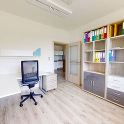 Výborné kancelárie 4x miestnosť 2x toaleta, sprcha, balkón, výborné parkovanie | pri OC Dubeň | 83 m