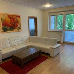 RK DOLCAN ponúka do prenájmu 4 izbový byt s garážou v centre mesta, Nitra