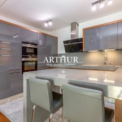 ARTHUR - 3 izbový byt na Okánikovej ulici  s terasou a parkovaním