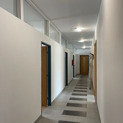 Kancelárske priestory, 135 m2: 5x kancelária + príslušenstvo, Trenčín, Nám.sv.Anny / centrum
