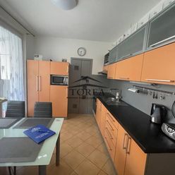 NOVINKA- vkusne zrekonštruovaný 3,5 izbový byt v Topoľčanoch.