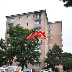 Kuchárek-real: EXKLUZÍVNE. Ponúka 3 izbový byt v širšom centre ul. 1.Mája Pezinok.