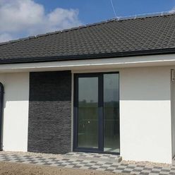 REZERVOVANÉ GCK, s.r.o. ponúka Exkluzívne na predaj nový 4-izbový bungalov, Lehnice- Malý Lég
