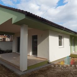 SPEKTRUM REALITY- Na Predaj 4- izbový bungalov s terasou a pozemkom 430 m2, Nitrianske Pravno, okres