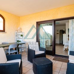 Rodinný apartmán s terasou a garážou, výhľadom na more, 300m od pláže, Golfo Aranci, Sardínia, Talia