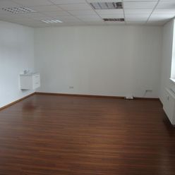 - Buro REAL - Kancelársky priestor 31 m2 v centre mesta TRNAVA .