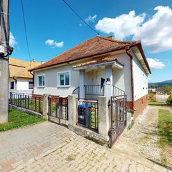 Kompletne podpivničený rodinný dom so zariadením a pozemkom 1339 m² neďaleko od Trenčína v obci Ivan