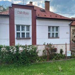 Rodinný dom ''Villa Maria'' s pozemkom 716 m2, Bratislavská ul., Trenčín / Zámostie
