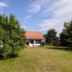 Predaj rodinného domu v pôvodnom stave na rozsiahlom pozemku v tichej časti malebnej obce Borský Mik