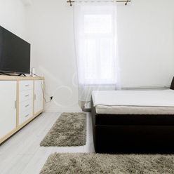 METROPOLITAN │Zrekonštruovaný 3 izbový byt so šatníkom na prenájom