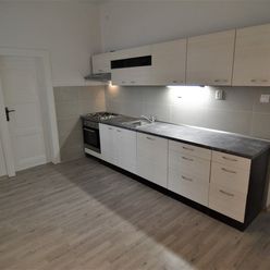Estate Invest – ponúka na prenájom 3,5 izbový tehlový byt na Medenej ulici, Staré Mesto, BA I.