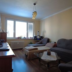 Dvojizbový byt v centre mesta Lučenec – 2x balkón!