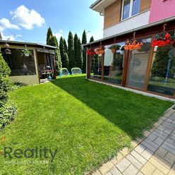 PLUS REALITY | ZNÍŽENÁ CENA | Krásny 3-izbový byt s vlastnou záhradkou, zasklenenou terasou a altánk