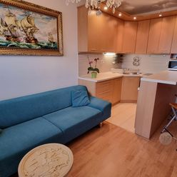PREDAJ - slnečný 3-izbový byt s garážovým miestom, BA, ul. Podunajská
