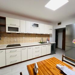 Bývajte v rodinnom dome v obci Šoporňa za cenu 3-iz bytu v Trnave! | Pozemok 618 m2 |