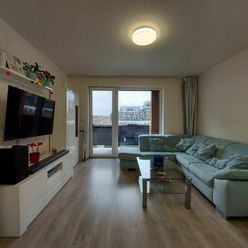 Petržalka: 2-izbový byt s veľkou lodžiou a parkovacím státím v novostavbe „Slnečnice“