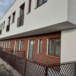2 izbový byt s terasou v novostavbe v štandarde - Michalpark - 30 km od BA (R7)