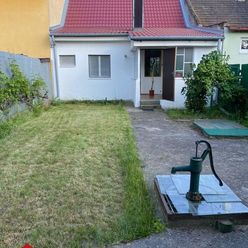 TRNÁVKA - Rodinný dom so záhradkou