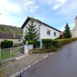 Predám priestranný dom v Hundsheime, 18km od BA