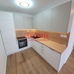 ADOMIS - Predáme klimatizovaný, kompletne zrekonštruovaný 2-izbový byt, 40m2, ulica Michalovská, Koš
