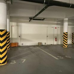 TOP NA PRENÁJOM: Parkovacie miesto v podzemnej garáži + pivnica s výmerou 5m2
