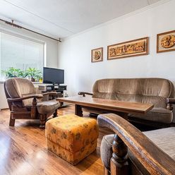 ŽDIARSKA - slnečný 3-izbový byt s dvomi loggiami a pekným výhľadom, ideálny na rekonštrukciu - ZNÍŽE