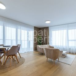 Priestranný, slnečný 3i byt 85 m2, s balkónom a parkovaním, KLINGERKA