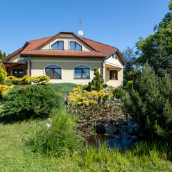Rodinný dom  s  výnimočnosťou polohy, pozemok 1209 m² LUČENEC