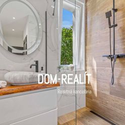DOM-REALÍT ponúka krásny 2 izbový byt v Ružinove na ulici Mesačná