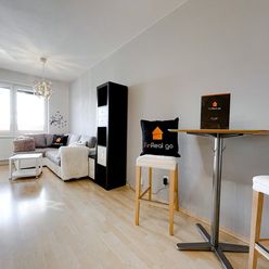 Na predaj kompletne zariadený 1-izbový byt so spacím kútom v Petržalke, Vyšehradská. Investičná príl