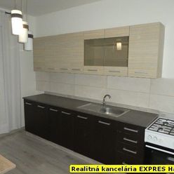 RK EXPRES - REZERVOVANÝ slnečný 3 izbový byt v Handlovej, rozsiahla rekonštrukcia, 70 m2.