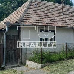EXKLUZÍVNE
Na predaj 
2 izbová chalupa v obci Nitrianska Blatnica.860m2
