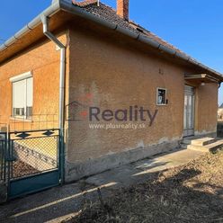 PLUS REALITY | Starší rodinný dom na predaj v obci Orechová Potôň!