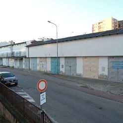 Na predaj veľká garáž 50 m2 na Halalovke v Trenčíne
