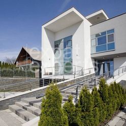 Nadštandardný 8i rodinný dom, 600 m2, klíma, parkovanie, pekný výhľad