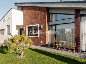 REZERVOVANE SVOBODA & WILLIAMS 6-izbový nový rodinný dom s bazénom a záhradou, Dunajská Streda